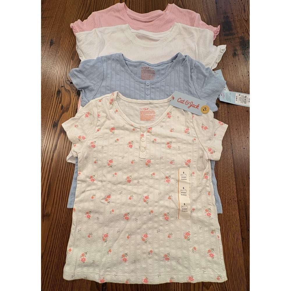 Cat and Jack Girls Bundle of 4 Shirts Size XS 4/5 NWT MSRP $32